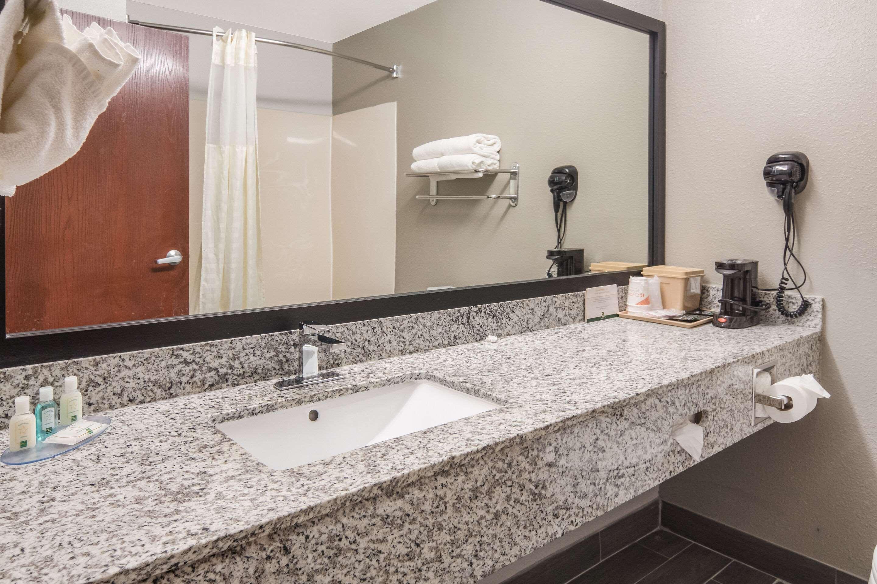 Quality Inn & Suites Fort Worth Esterno foto