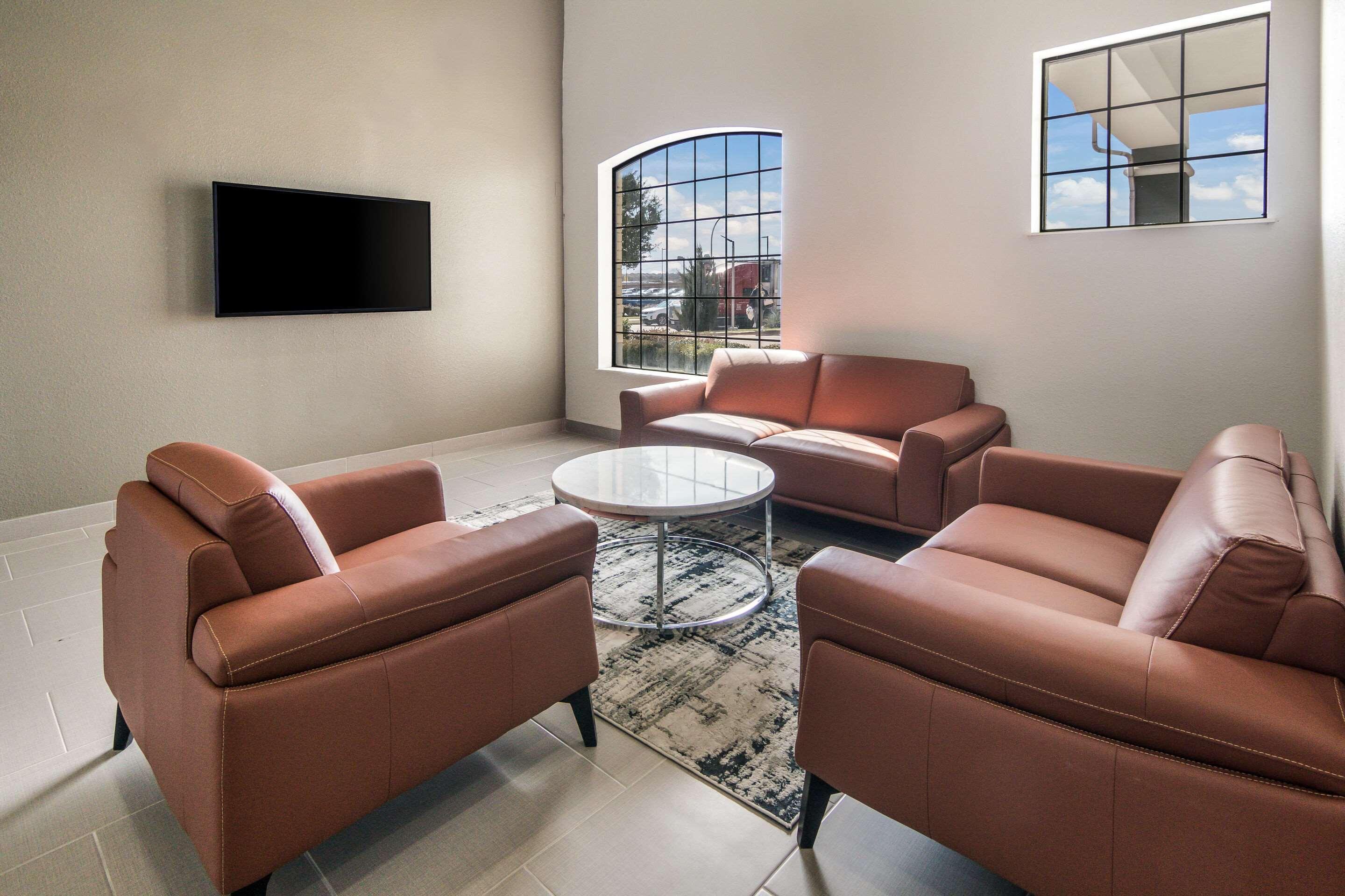 Quality Inn & Suites Fort Worth Esterno foto