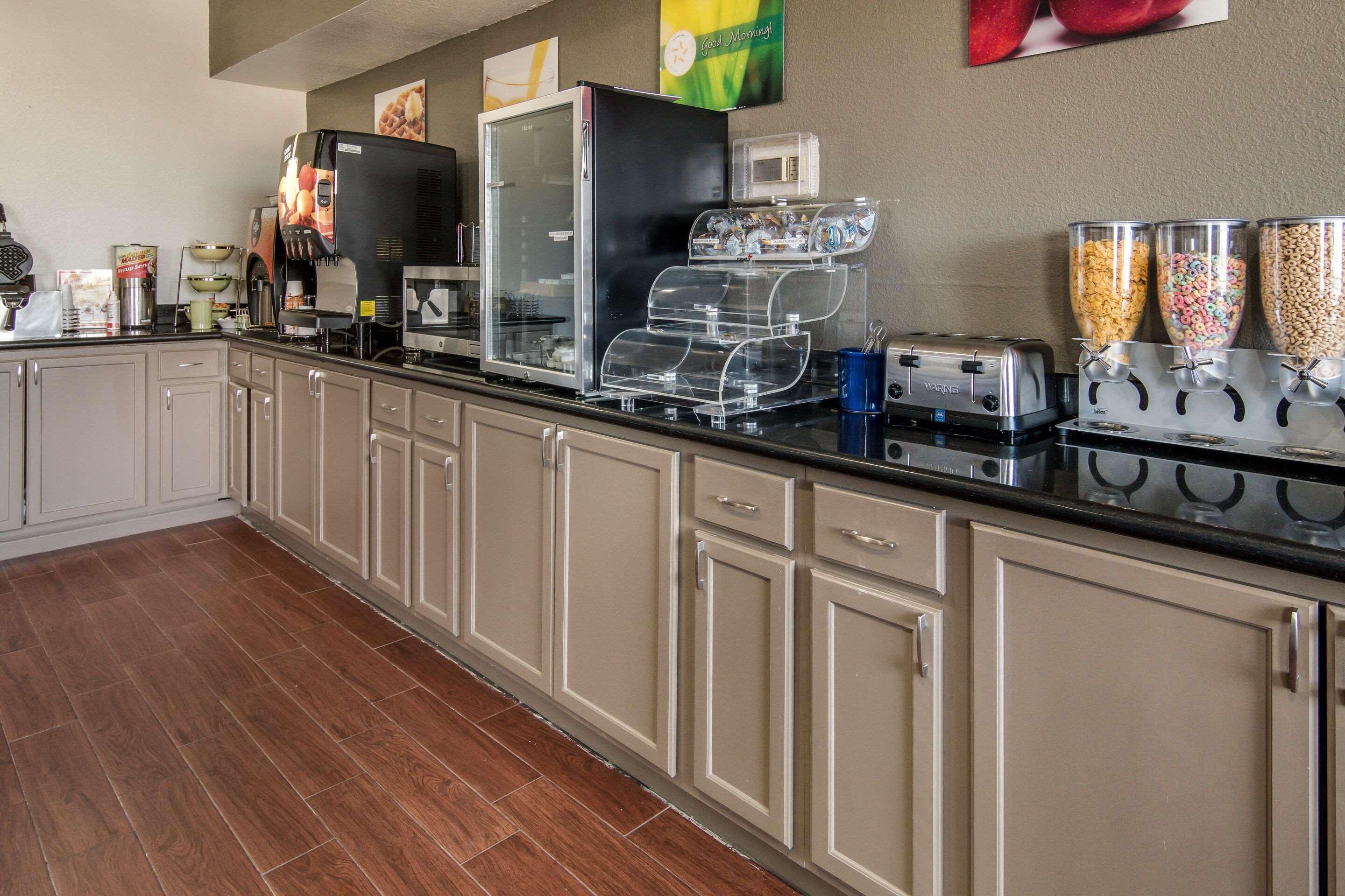 Quality Inn & Suites Fort Worth Esterno foto