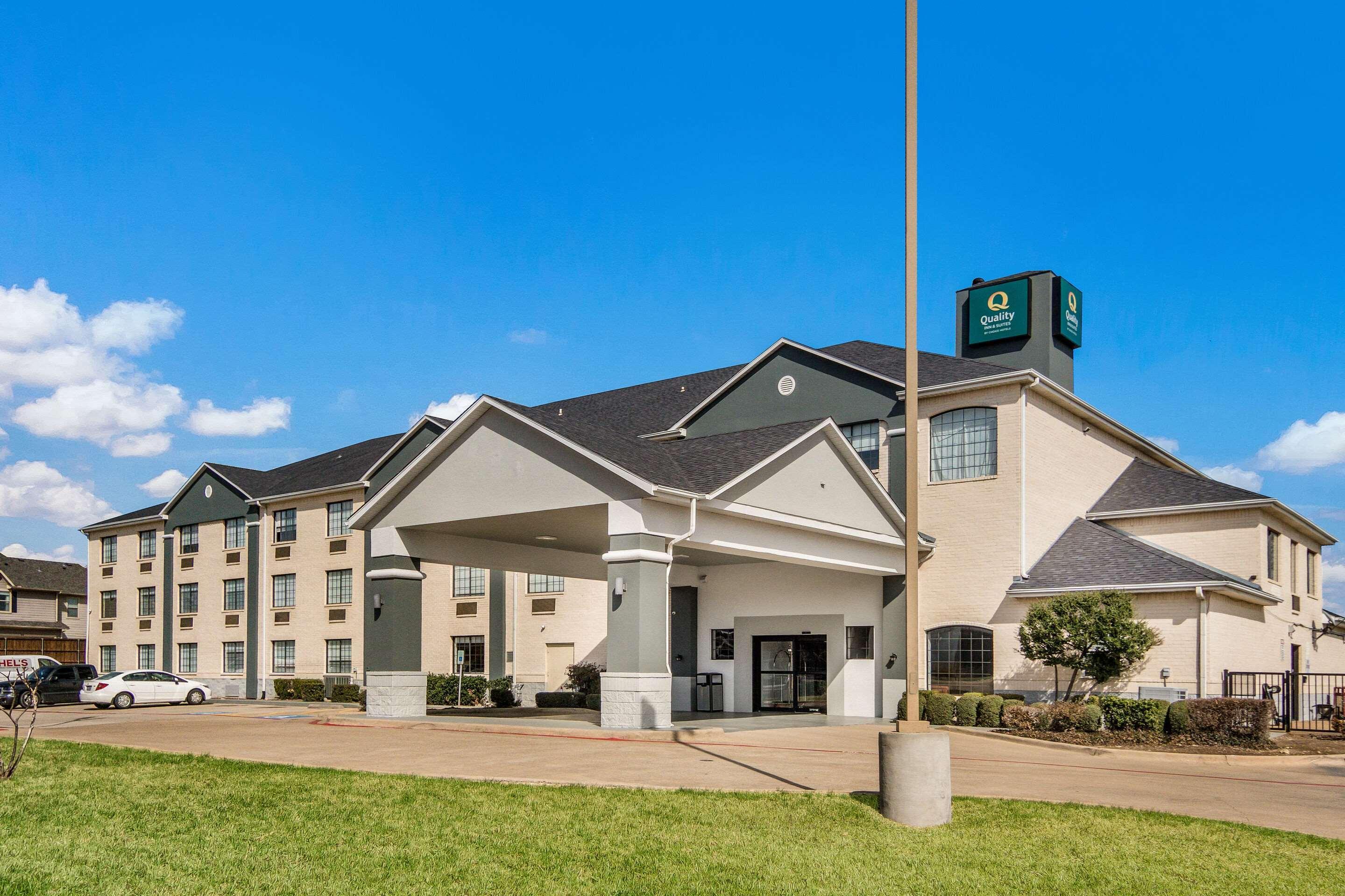 Quality Inn & Suites Fort Worth Esterno foto