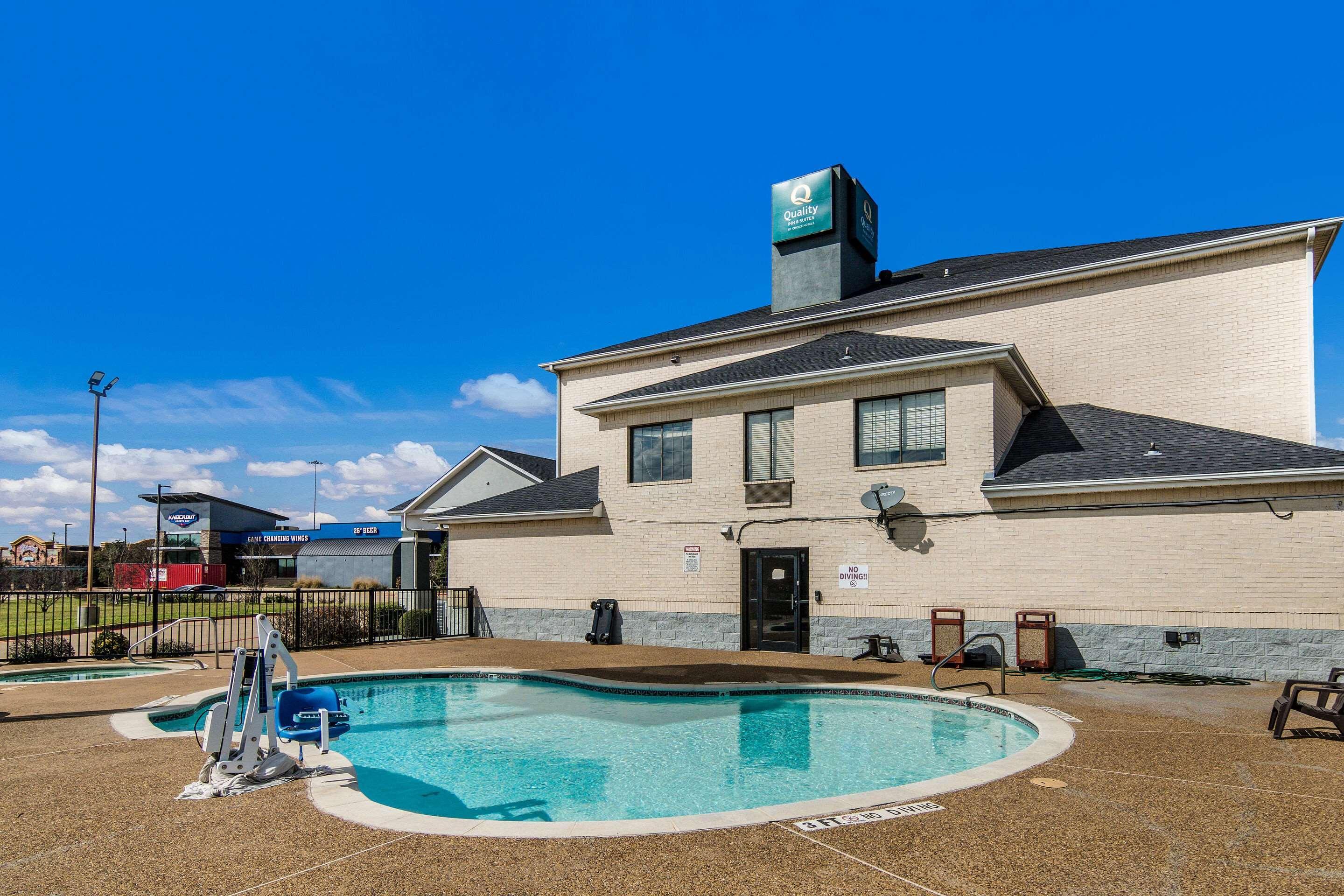Quality Inn & Suites Fort Worth Esterno foto
