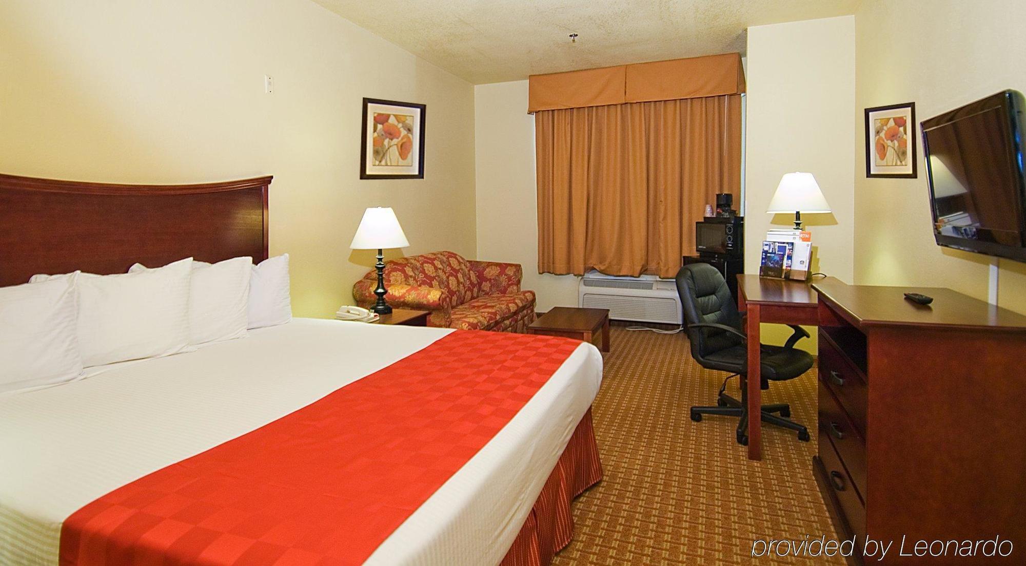 Quality Inn & Suites Fort Worth Esterno foto