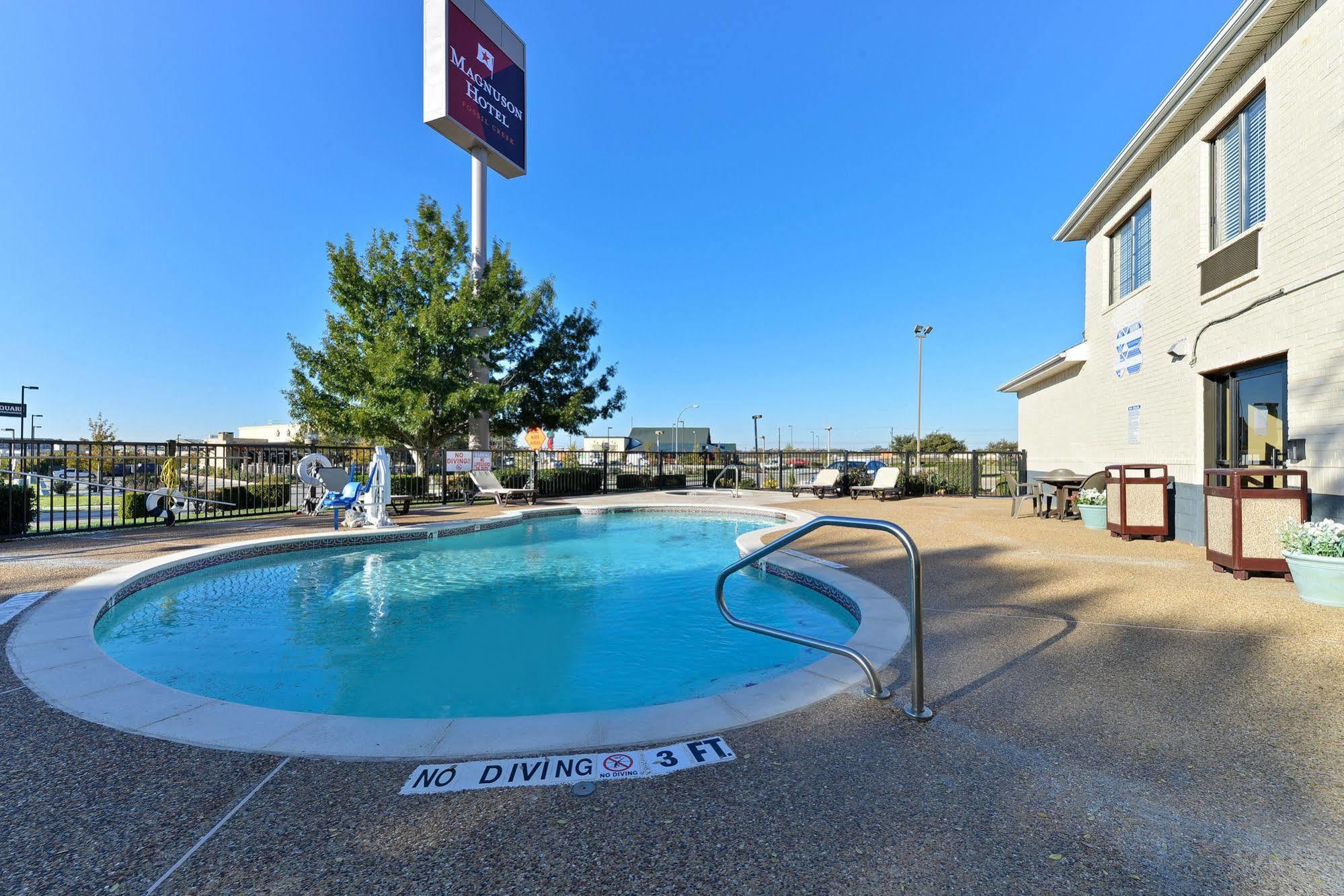 Quality Inn & Suites Fort Worth Esterno foto